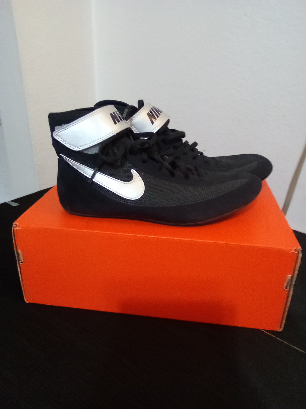 Black Nike Men's Wrestling Shoe Size 9.5