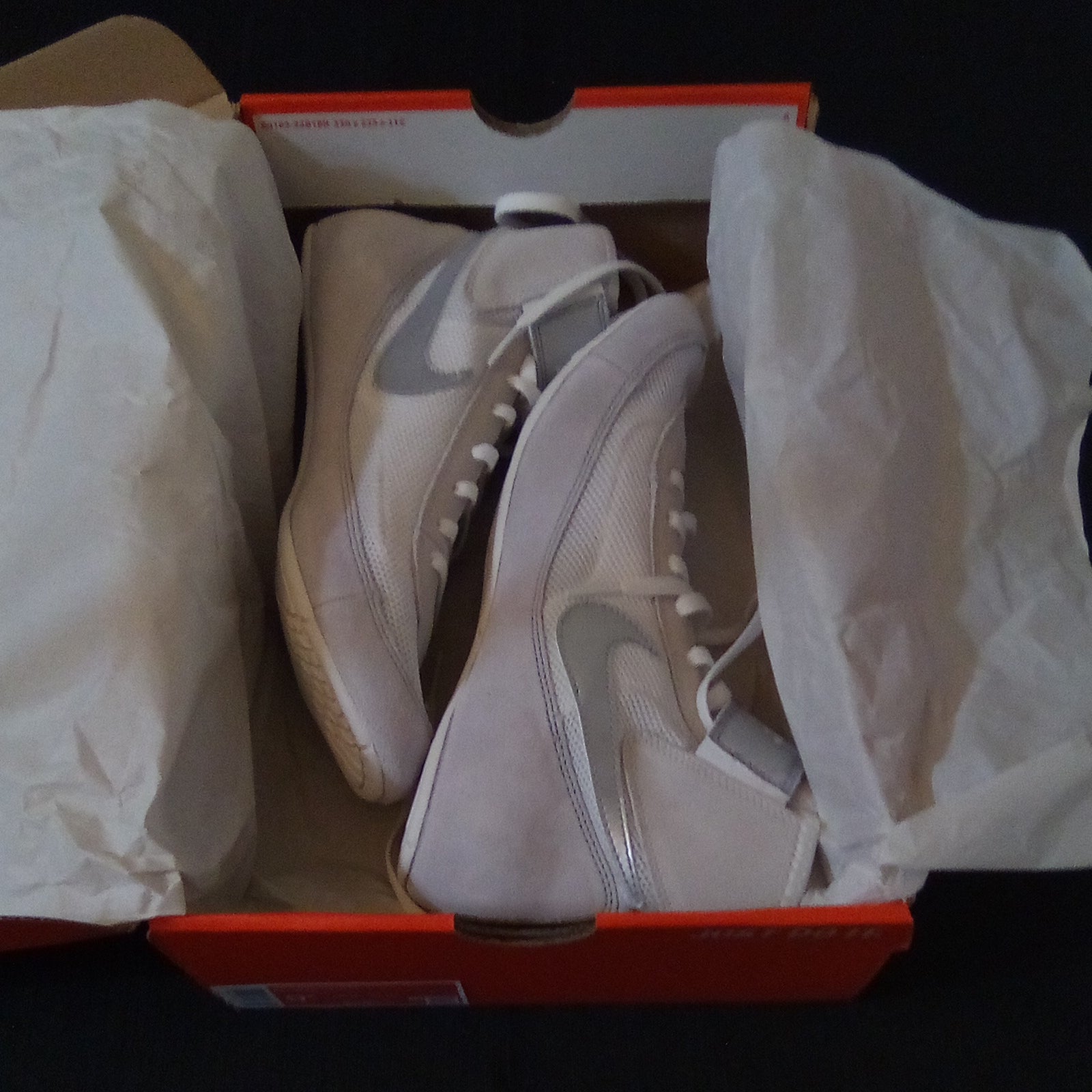 White Nike Men's Wrestling Shoe Size 9.5