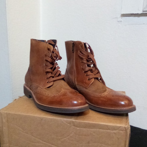 Kenneth Cole Wingtip Leather Boot Size 10