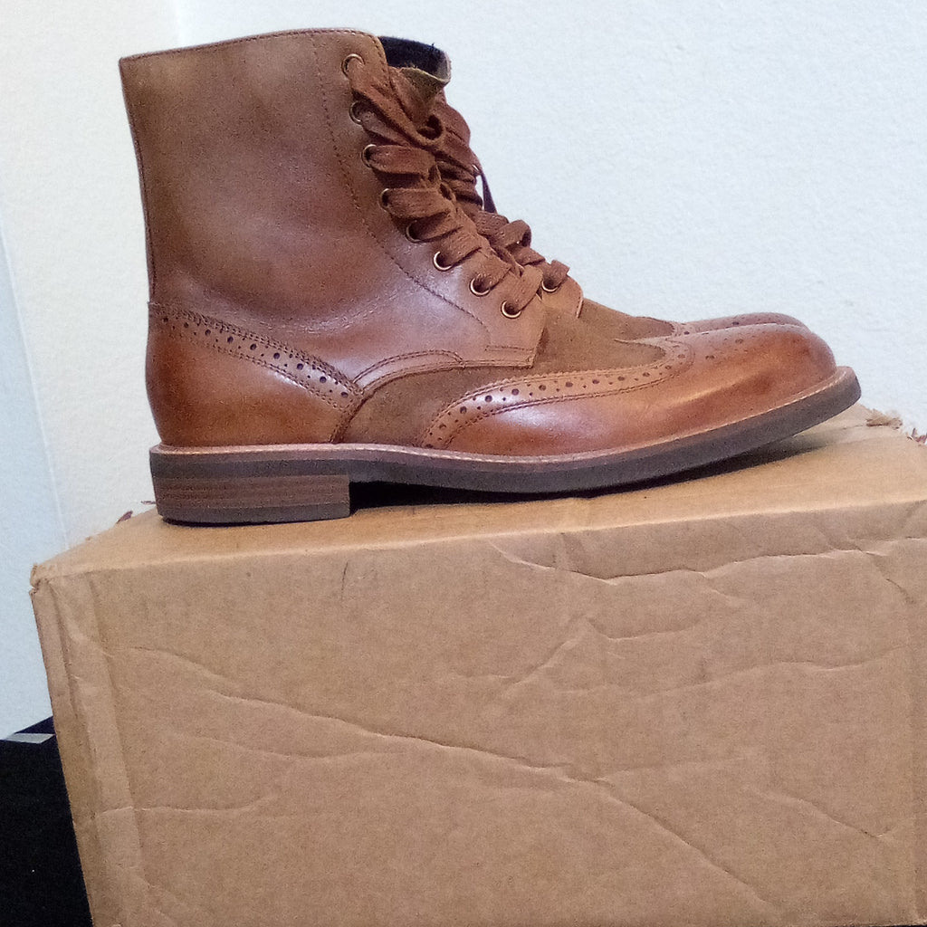 Kenneth Cole Wingtip Leather Boot Size 10